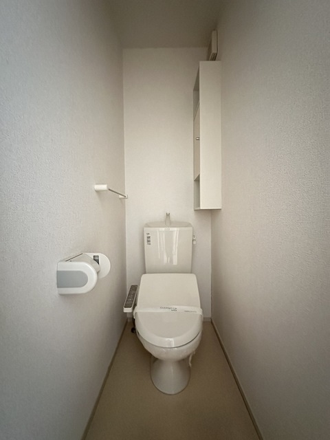 トイレ　同施工会社参考写真です