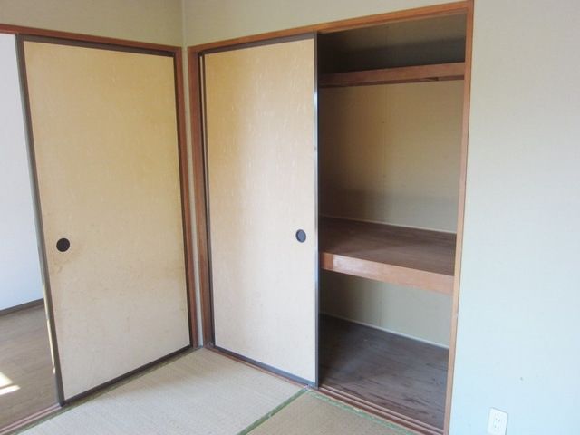 その他設備　☆押し入れタイプでしっかり入ります☆