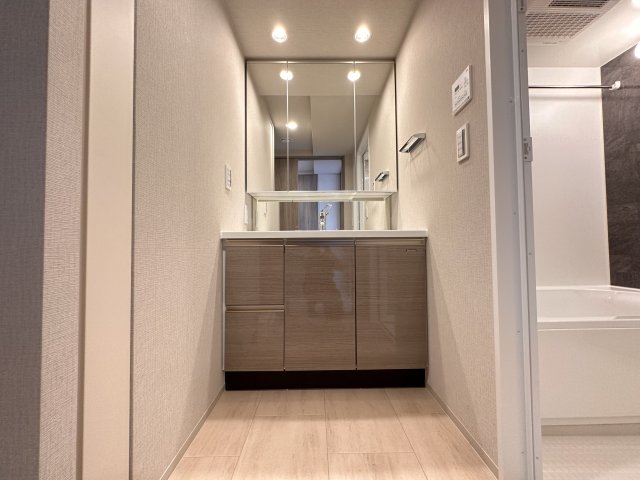 洗面設備　同一タイプです。