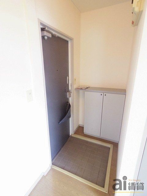 玄関　※他号室写真です。