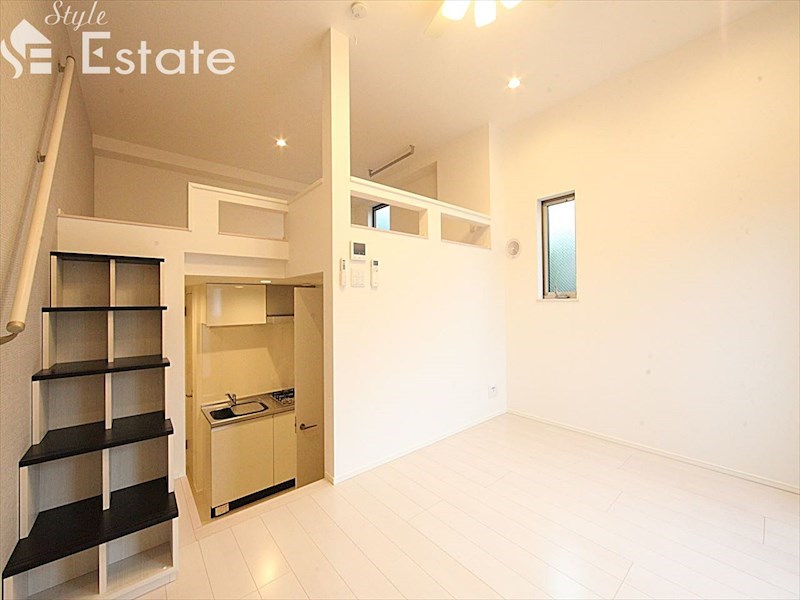 居室・リビング　同仕様内装