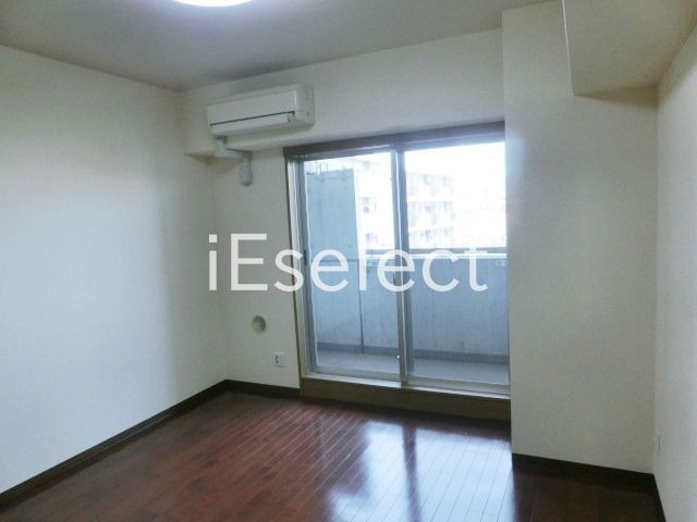 居室・リビング　窓も大きく明るい居室です。