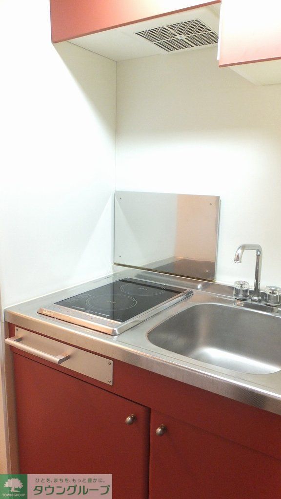 キッチン　２口ラジエントヒーター設置済み