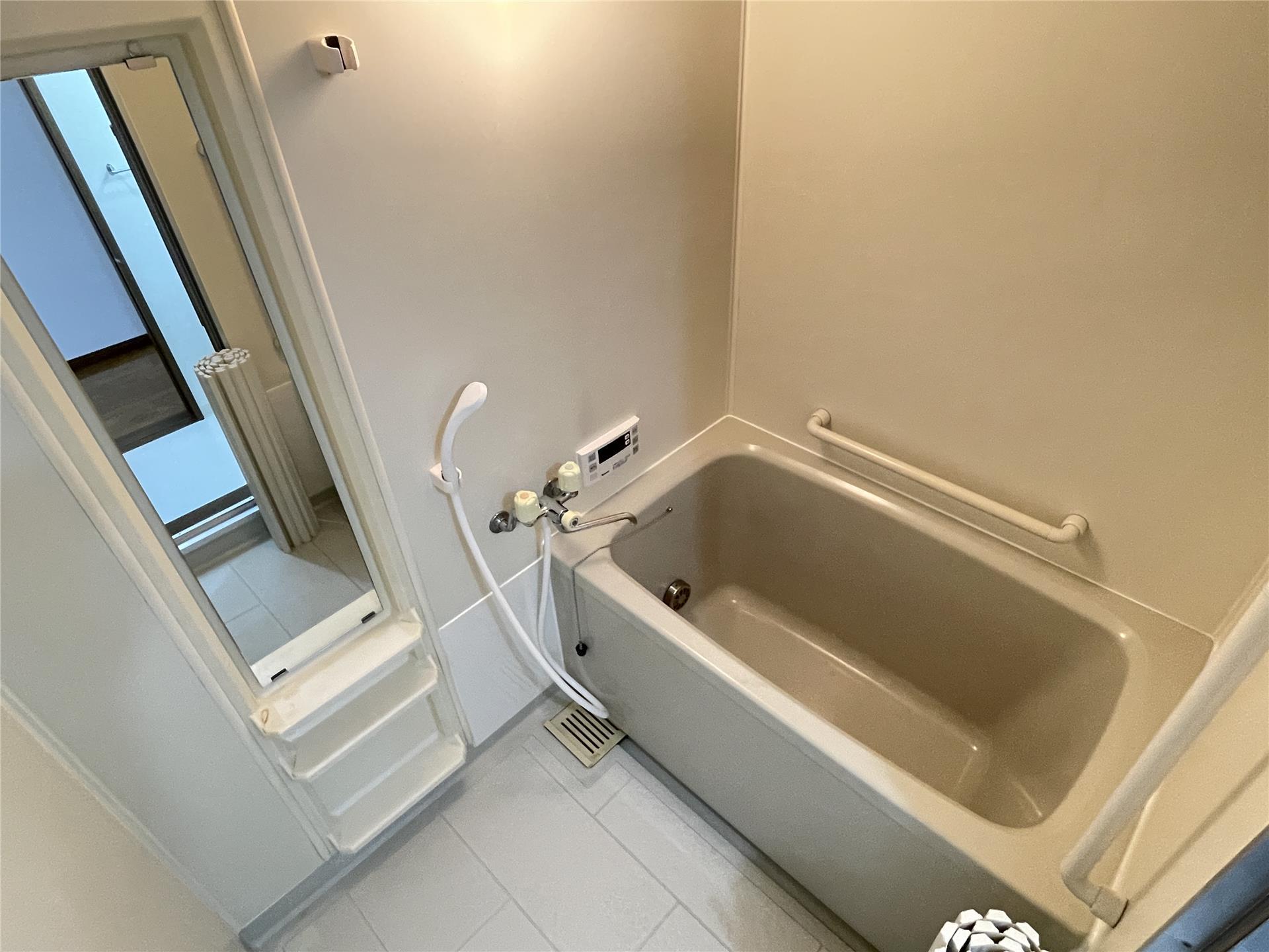 バス・シャワールーム　追い焚き付きのお風呂♪