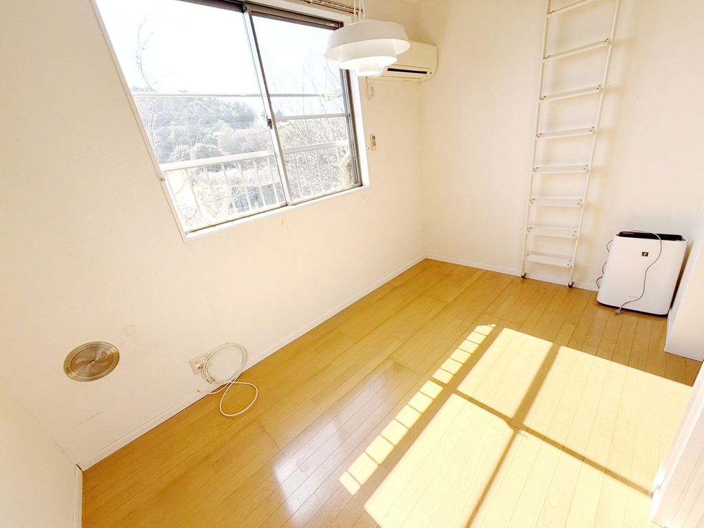 居室・リビング　※同タイプのお部屋の参考写真になります。