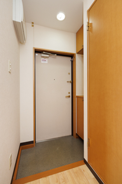 玄関　※写真は同タイプ住戸です。