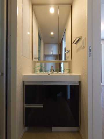 洗面設備　※写真は同タイプ住戸です。