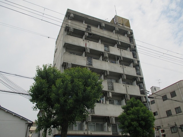 建物外観　外観おしゃれな打ちっ放しです