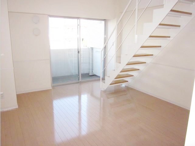 居室・リビング　開放感のあるゆったりとしたお部屋です♪
