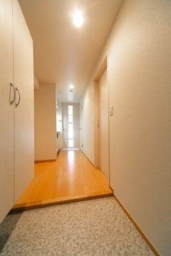 玄関　※同タイプの別のお部屋です。