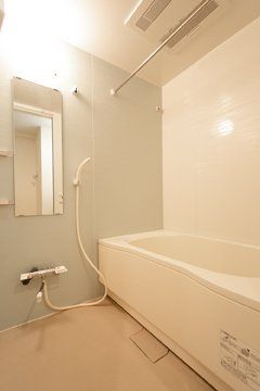 バス・シャワールーム　※同タイプの別のお部屋です。
