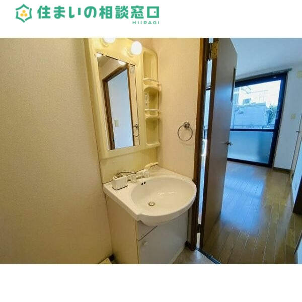 洗面設備　同型