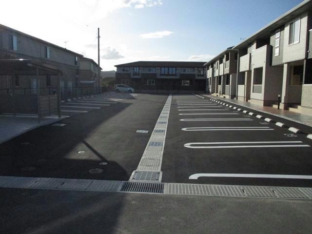駐車場　駐車場