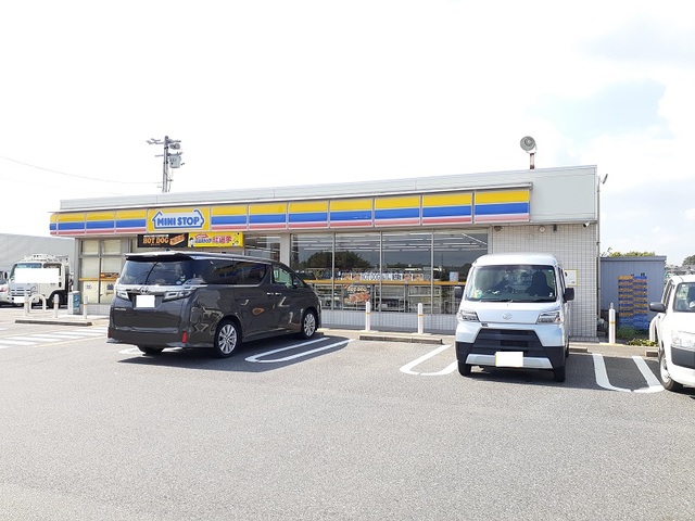 コンビニ　ミニストップ（コンビニ）まで850m
