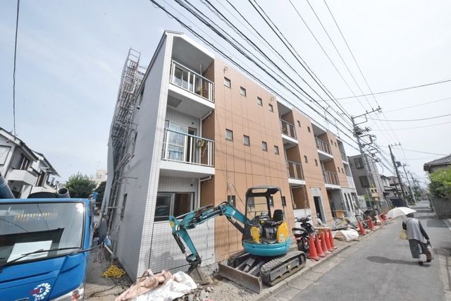 建物外観　建築中