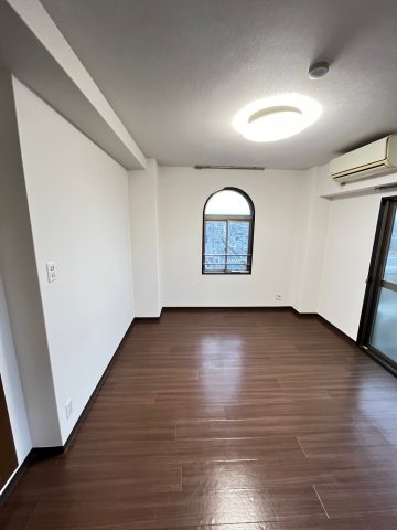 その他部屋・スペース　落ち着いて過ごせるお部屋なので、寝室にいかがでしょうか