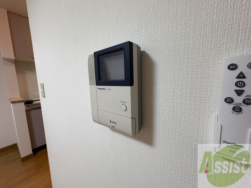 セキュリティ　ＴＶモニター付インターホンです。来客者の顔が見えるので安心！