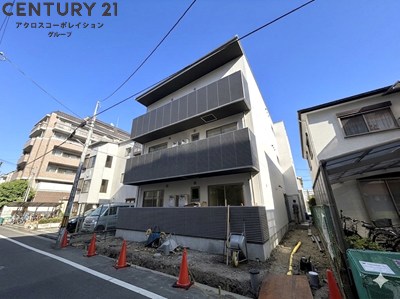建物外観　オートロックで外部の人間が簡単に出入りできないため安心です。