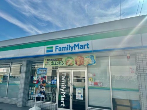 コンビニ　ファミリーマート 姫路亀山店（コンビニ）まで443m
