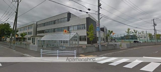 小学校　篠路小学校（小学校）まで711m