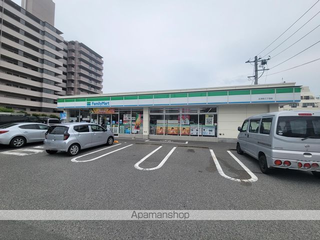 コンビニ　ファミリーマート広本町三丁目店（コンビニ）まで1138m