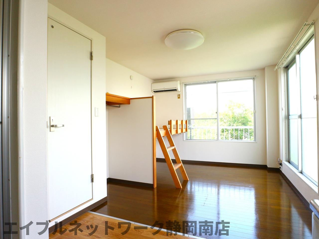 居室・リビング　使いやすい居間です