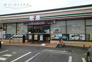 コンビニ　セブン－イレブン　豊川松久町店（コンビニ）まで329m