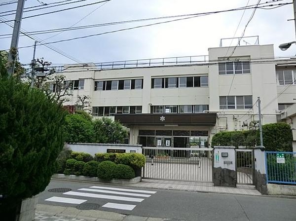 中学校　大田区立石川台中学校（中学校）まで524m