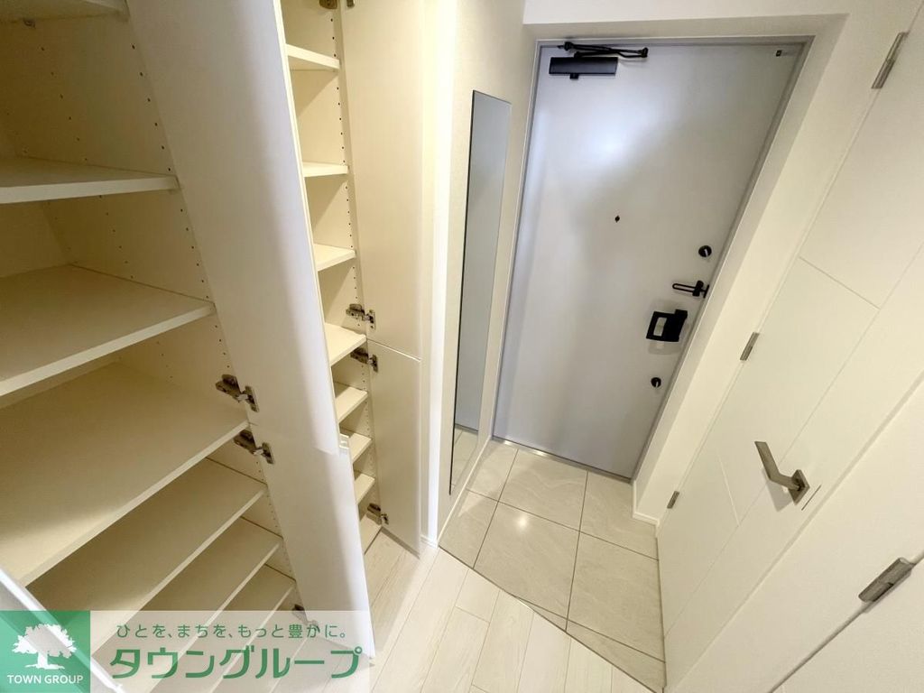 玄関　お部屋探しは株式会社　タウンハウジング　までお気軽にお問合…