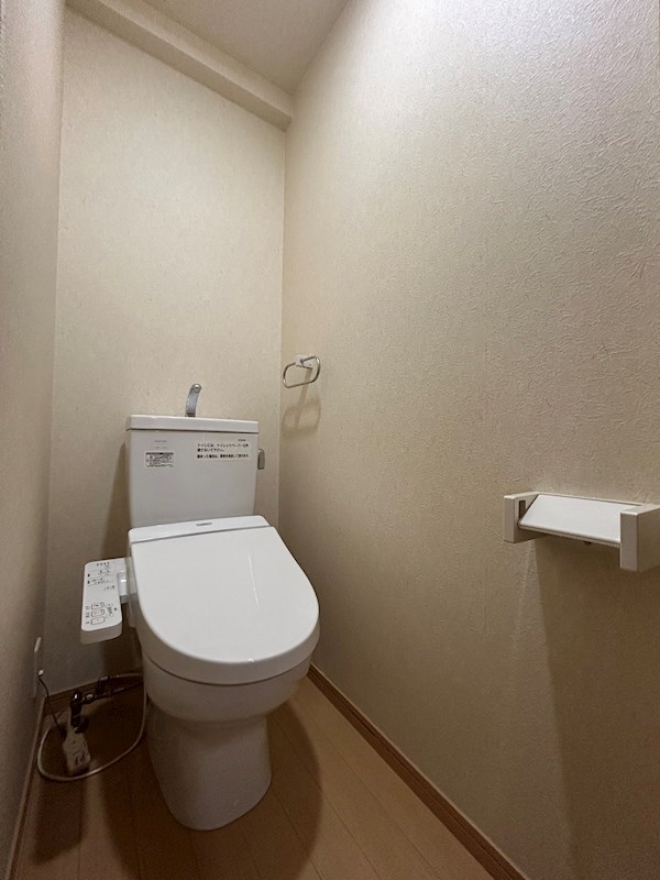 トイレ　※別号室の参考写真です。