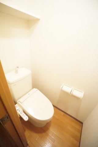 トイレ　※同物件・反転タイプの写真です。