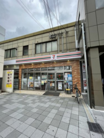 コンビニ　セブンイレブン ハートインJR鳳駅東口店（コンビニ）まで225m