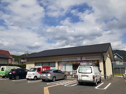 コンビニ　セブンイレブン京都白川通上高野（コンビニ）まで245m