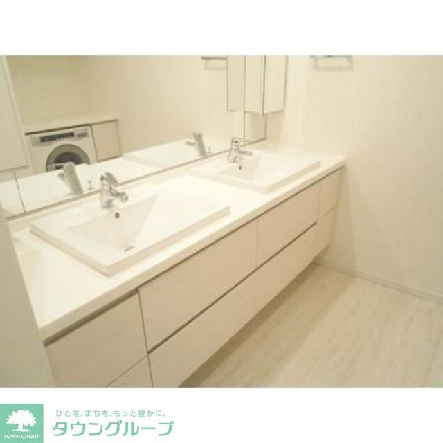 洗面設備　※写真は同タイプ住戸です。