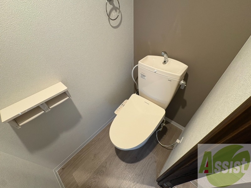 トイレ　こちらはトイレです。清潔感があり、安心して使用できます。
