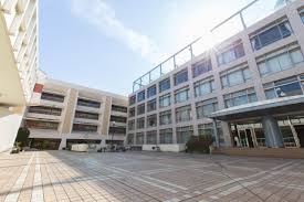 中学校　千代田国際中学校（中学校）まで335m