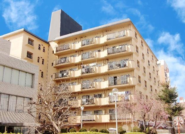 建物外観　近くに行列のできるラーメン屋あります！