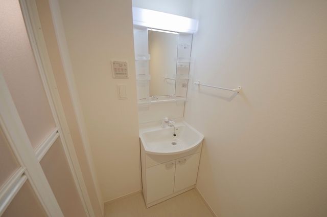洗面設備　同じタイプのお部屋の写真です