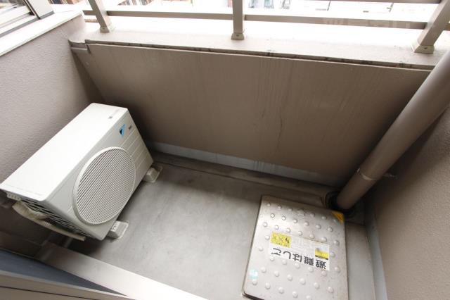 バルコニー　家具家電はイメージとなります