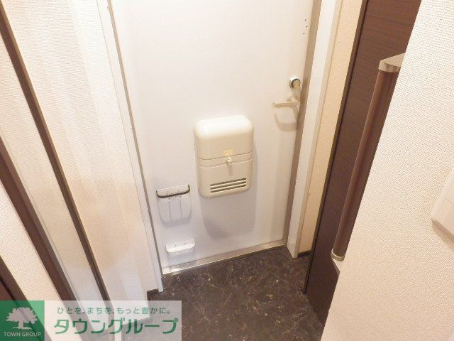 玄関　シューズボックスも広く、傘立てまで付いてます