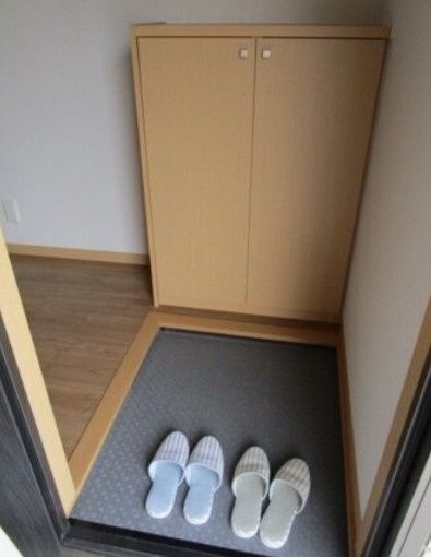 玄関　※別部屋参考画像