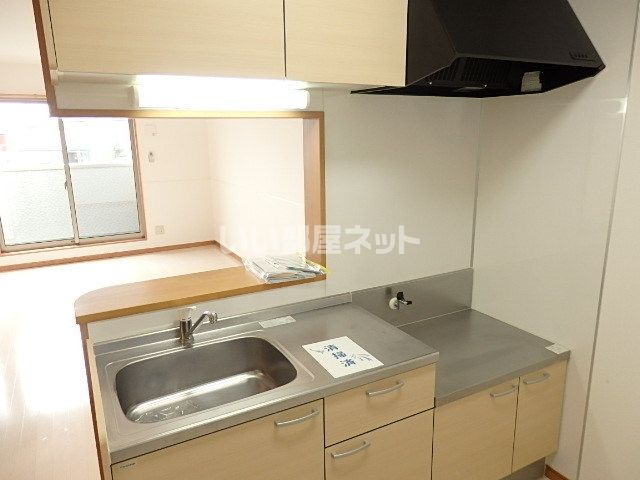 仙台市地下鉄南北線 富沢駅 徒歩6分 2階建 築13年のキッチン写真