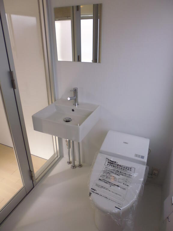 ホーヨー東京レジデンス東新宿のトイレ写真