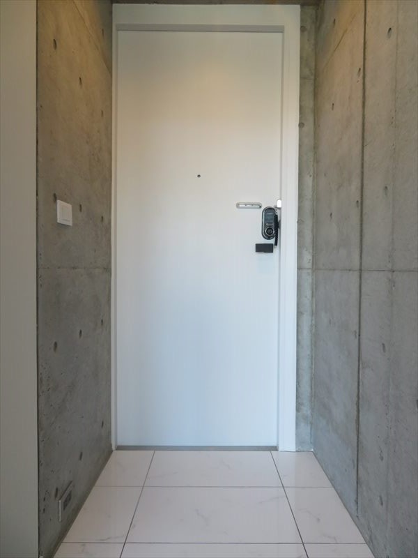玄関　同マンション別部屋