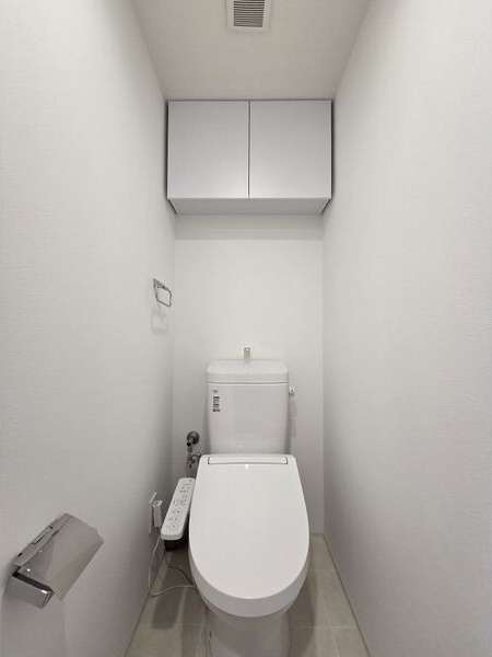 小田急線 千歳船橋駅 徒歩8分 4階建 築1年のトイレ写真