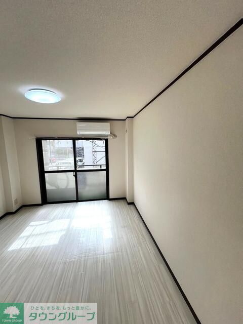 エルム高幡Aの居間写真