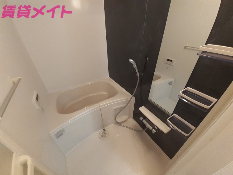 バス・シャワールーム　同型参考写真