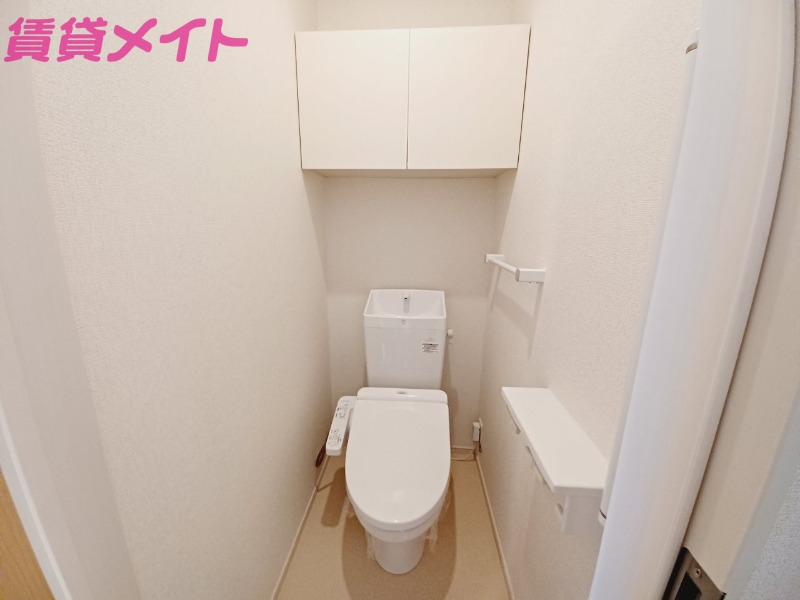 トイレ　同型参考写真
