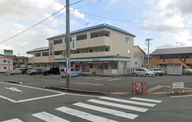 コンビニ　ファミリーマート 磐田明ヶ島店（コンビニ）まで400m