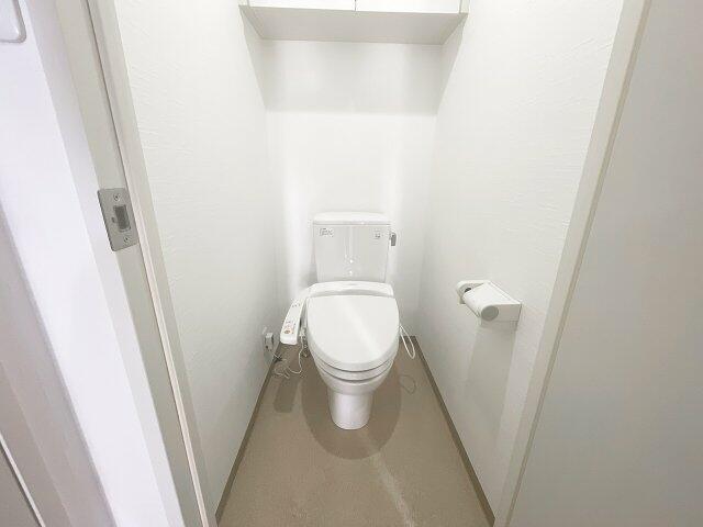 ＪＲ京浜東北線 浜松町駅 徒歩8分 15階建 築21年のトイレ写真